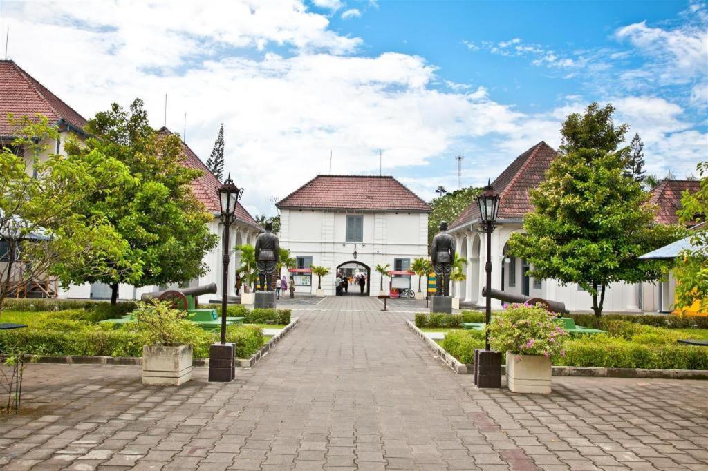 Hotel Batik Джок'якарта Екстер'єр фото