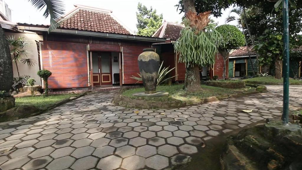 Hotel Batik Джок'якарта Екстер'єр фото